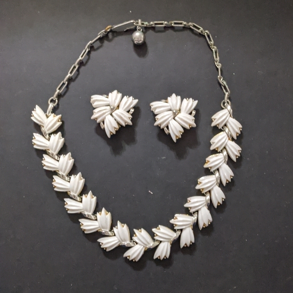 Vintage 1960's Silver Tone White Lucite Leaf Pattern Necklace and Earrings Set